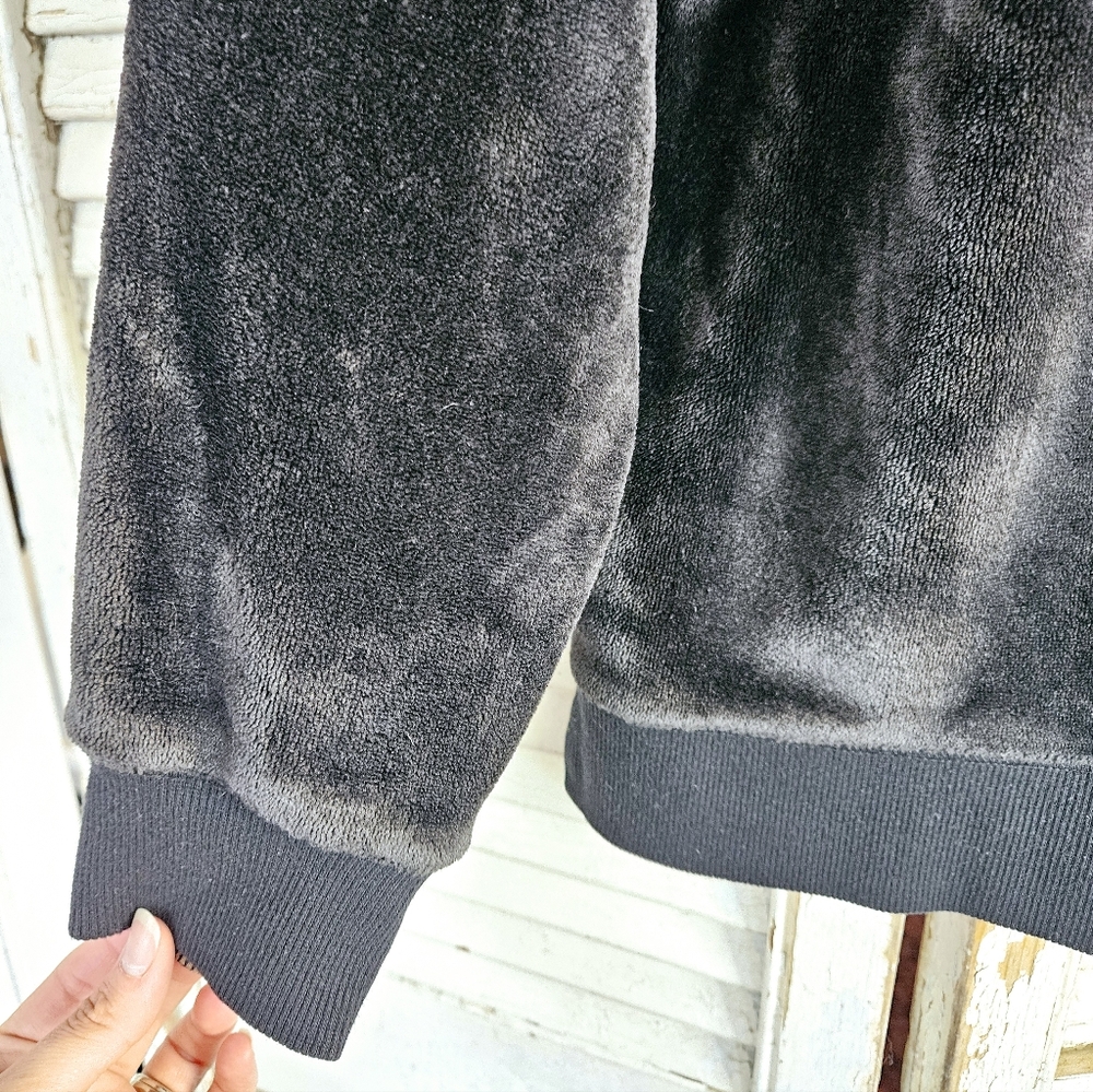 GAIAM Cozy Black Teddy Sweater Medium - Picture 7 of 10